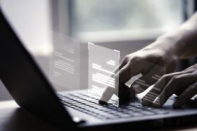 verweist auf: Elektronische Zustellungen durch das Bundespatentgericht Laptop mit virtuellem Dokument (verweist auf: Elektronische Zustellungen durch das Bundespatentgericht)