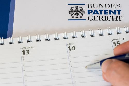 Kalender (verweist auf: Verhandlungstermine)